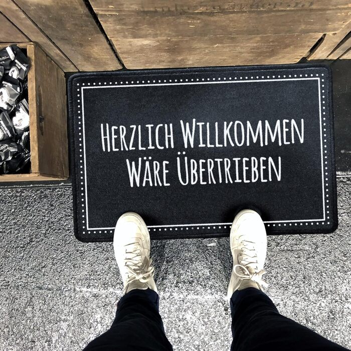Килимок для дверей Печиво з невдачею з написом Теплий прийом це перебільшення (67 x 43 см нековзний, можна прати, чорний)