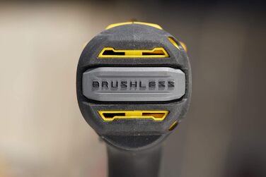 Двошвидкісний акумуляторний дриль-шуруповерт Stanley FatMax 18В SFMCD720B (2,0 Ач, макс. крутний момент 80 Нм, безщітковий двигун