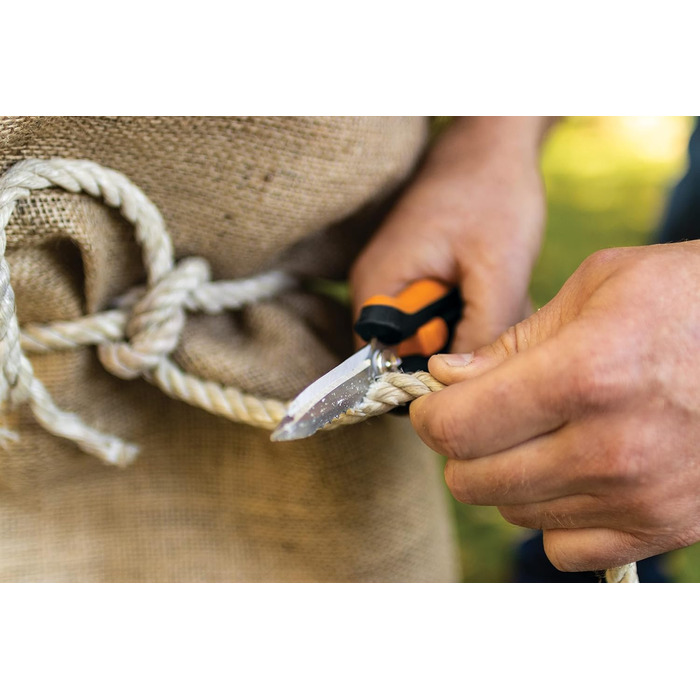 Садові ножиці Fiskars універсальні, довжина 20,6 см, леза з нержавіючої сталі/пластикові ручки, чорні/помаранчеві, суцільні, SP-320, 1063328