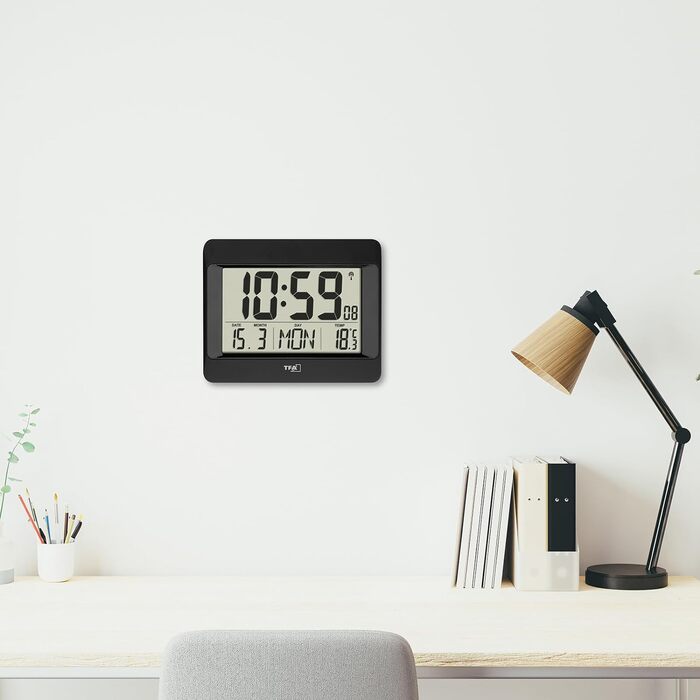 Настінний годинник TFA Dostmann цифровий, 60.4519.01, радіокерований годинник з температурою в приміщенні, днем тижня (8 мов), дат