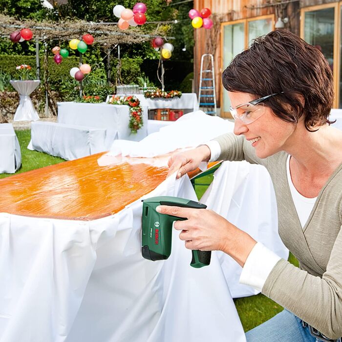 Акумуляторний степлер Bosch PTK 3.6 LI (Вбудований акумулятор, 3.6 вольт, 30 ударів/хв, у металевому корпусі) PTK 3.6 LI 1.5 Ah Зарядний пристрій USB