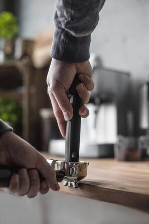 Еспресо-машина з портафільтром, насадка для піноутворення молока, 15 бар, 1,5 л, система підігріву термоблока, нержавіюча сталь 18/8, сірий одинарний, 42709 Design Espresso Pro