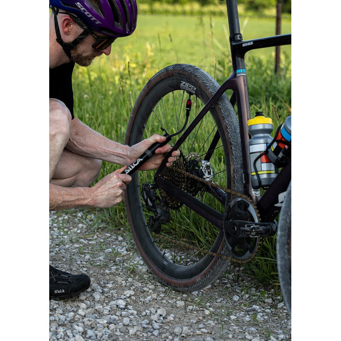 Міні-велосипедний насос SILCA Gravelero Великий об&39єм для гравію/гір/дороги Легкосплавний корпус зі шлангом та фіксуючим патроном Покришки Presta та Schrader для камер/безкамерних шин Ручний велосипедний насос