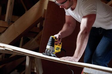 Маятниковий лобзик Stanley FatMax FME340K (710 Вт, 3-ступінчастий маятниковий хід, з переднім вентилятором, безінструментальне U-