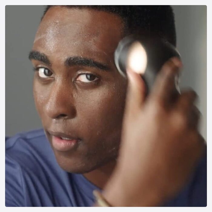 Ручний масажер для обличчя - Компактний електричний прилад для догляду за обличчям та шкірою - Лікування 8 в 1 за допомогою мікроструму та світлодіодних кілець - 4-е покоління - Чорний