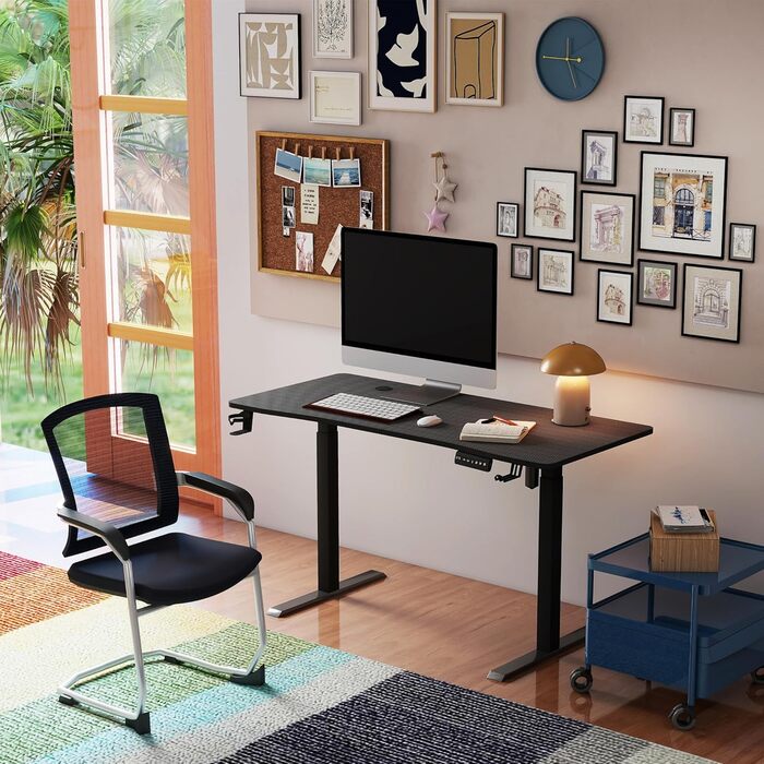 Електричний стіл з регульованою висотою, 140x60 см, із зарядним портом Type-C, гачком для навушників та підсклянником. Електричний стіл для роботи сидячи та стоячи з функцією пам&39яті, чорний.