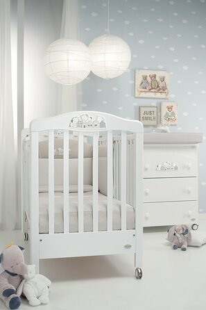 Ліжечко з регульованою бічною стінкою, 131 x 73 x 108 см, 27 кг, біле