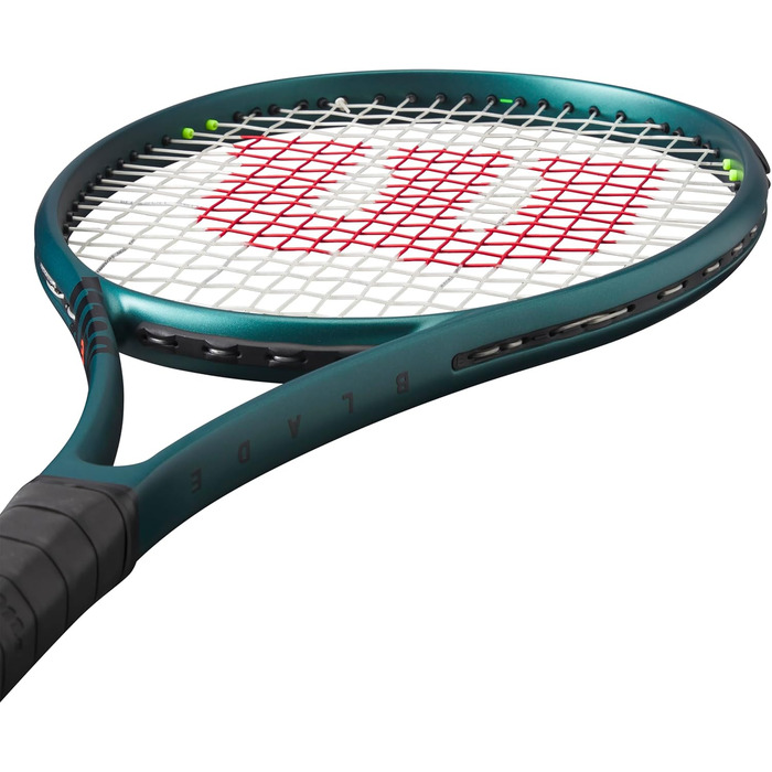 Тенісна ракетка Wilson Blade 101L V9 FRM – зелена, 286 г, 4 1/4" (2), готова до гри