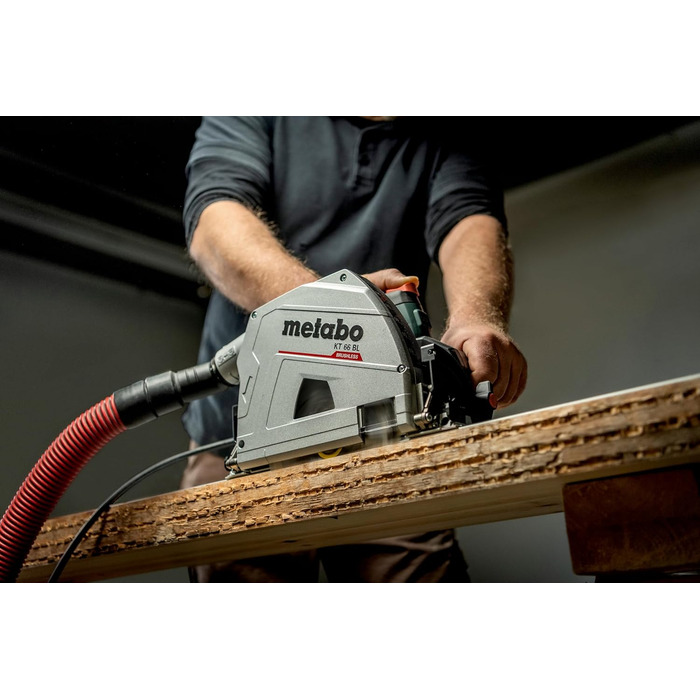 Портативна циркулярна пила Metabo KT 66 BL 1200 Вт, з безщітковим двигуном, з гальмом вибігу, тирсоуловлювачем, пила 601166500