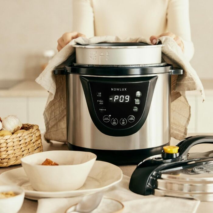 Електрична мультиварка-скороварка NEWLUX Chef Pot V110, 10 програм, 1000 Вт, об'єм 6 л, таймер на 24 години, функція підігріву, 2 режими тиску