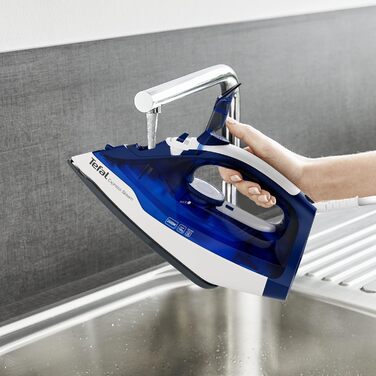 Парова праска 2400 Вт Потужність пари 180 г/хв. ємність 270 мл швидке нагрівання та ефективне прасування керамічна підошва краплев