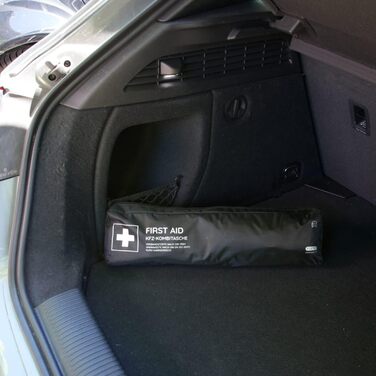 Автомобільна аптечка вкл. попереджувальний трикутник і жилет з високою видимістю згідно з чинним стандартом DIN 131642022 Дійсний