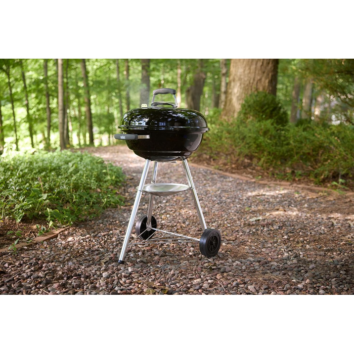 Вугільний гриль Weber Compact Kettle 47 см на стійці з колесами, модель 2026