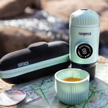 Портативна кавоварка WACACO Nanopresso в комплекті із захисним футляром, оновлена версія Minipresso, міні-дорожня кавоварка, ідеально підходить для кемпінгу, подорожей та офісу (Arctic Blue), BaregAB