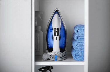 Парова праска Russell Hobbs компактна для зберігання кабелю Wrap & Clip (2400 Вт, 180 г додаткової пари, резервуар для води 320 мл