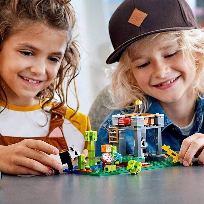 Конструктор з фігурками Алекса та тварин, іграшки для дівчаток і хлопчиків від 5 років, 21158 Minecraft The Panda Nursery