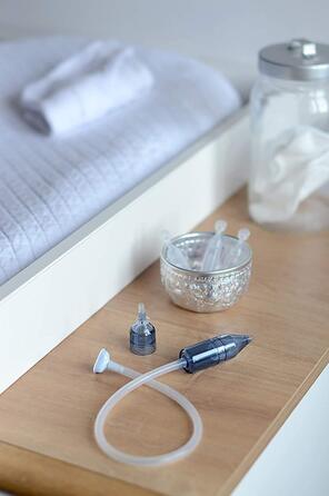 Назальний аспіратор Minidoo Росте разом з вашою дитиною завдяки 2 насадкам 0-3 місяці 3 місяці Фільтрує зворотний потік секрету в