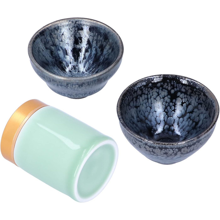 Елегантний керамічний чайний набір ручної роботи з 2 чашок та 1 скарбнички ідеальний вибір для поціновувачів чаю, як елемент декору або подарунок. Набір вирізняється витонченим, ручним виконанням.