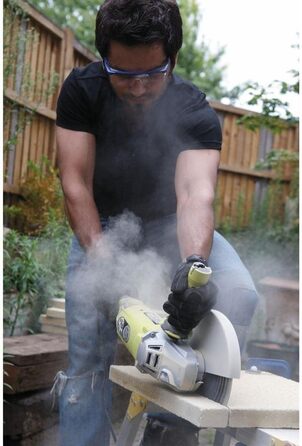 Кутова шліфувальна машина Ryobi EAG2000RS, зелена, 2000 Вт