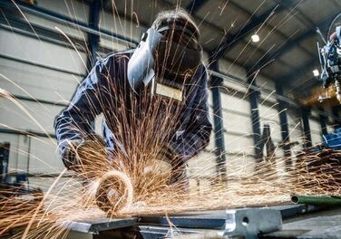 Кутова шліфувальна машина Metabo WEV 1500-125 Quick RT (601243500) у пластиковому корпусі з регулюванням швидкості, швидкозатискна