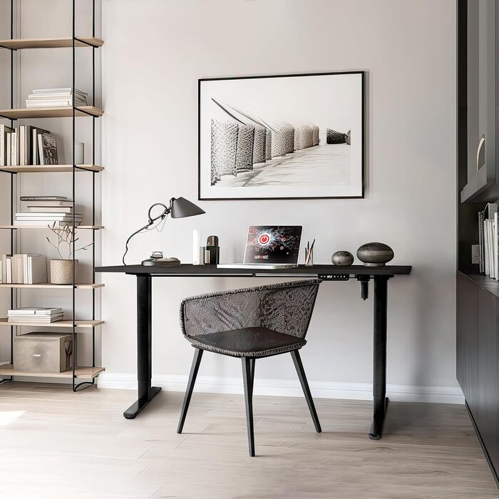 Письмовий стіл Duronic TM51 BK Регульована по висоті рама столу до 118 см Електрична ніжка столу з 1 двигуном Блок керування з 3 попередньо встановленими налаштуваннями пам&39яті Стіл для роботи сидячи та стоячи для домашнього офісу та офісу 135 см x 59 с