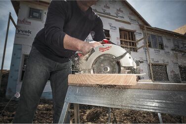 Циркулярна пила Milwaukee M18 CCS55, 18,0 В, без акумулятора та зарядного пристрою, 18 В, колір червоний