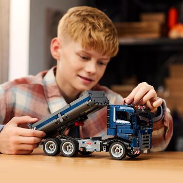 Іграшка LEGO Technic Самоскид з кермом та рухомою платформою - Синя будівельна машина - Ідея подарунка на день народження або свята - Конструктор для хлопчиків та дівчаток віком від 9 років 42203