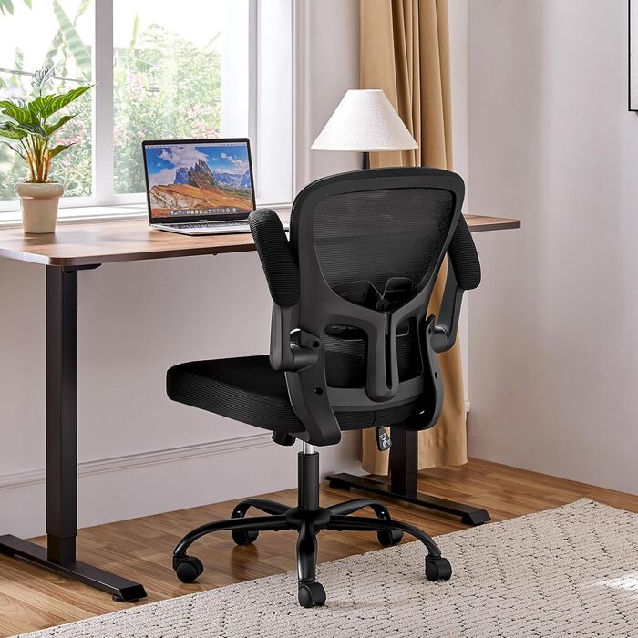 Офісне крісло Yaheetech з відкидними підлокітниками, робоче крісло з регульованою поперековою опорою, обертове крісло з сітки, ергономічне офісне крісло, функція гойдання, регульована висота, чорний колір