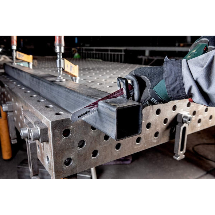 Акумуляторна шабельна пила Metabo SSE 18 LTX BL (з 2 акумуляторними батареями 5,2 Ач / 18 В, хід пиляльного диска 32 мм, зі вставк