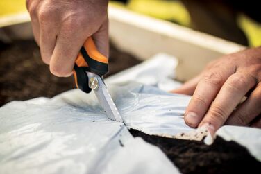 Садові ножиці Fiskars універсальні, довжина 20,6 см, леза з нержавіючої сталі/пластикові ручки, чорні/помаранчеві, суцільні, SP-320, 1063328