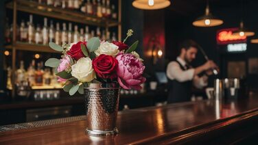 Франкфуртська посріблена кружка, 11 см, 250 мл, з кованим обідком та бісером, преміальна посріблена кружка для напоїв, стійка до потьмяніння, елегантна