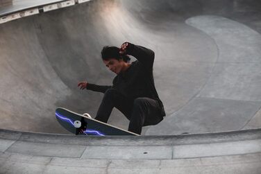 Скейтборд Blitz, 31 x 8 дюймів, 8-шарова кленова дека, симетрично скошена з обох кінців, підходить для хлопчиків, дівчаток, підлітків, вуличних скейтбордистів, дорослих, початківців, надзвичайно широкий, синій