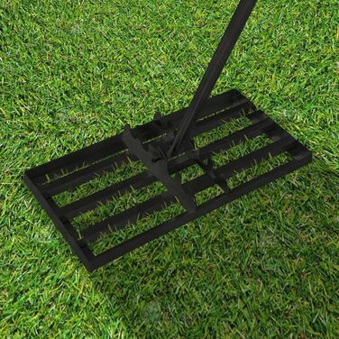 Регульована граблі-рівняч для газону з нержавіючої сталі та ергономічною ручкою. Ідеально підходить для вирівнювання газонів, розпушування ґрунту, піску та догляду за садом, двором, гольф-полем (50 x 25 см, Чорний). Розмір 50x25 см, колір - Чорний.