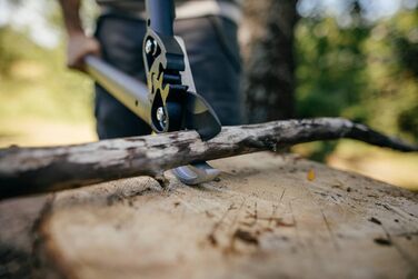 Садові секатори Fiskars PowerGear з механізмом передачі для сухого гілля та пагонів, з нарізним та тупим лезом, антипригарним покриттям, виготовлені з міцної інструментальної сталі, довжина 69 см, чорно-помаранчеві, L77, 1000583 L77 (діаметр гілок до 5 см