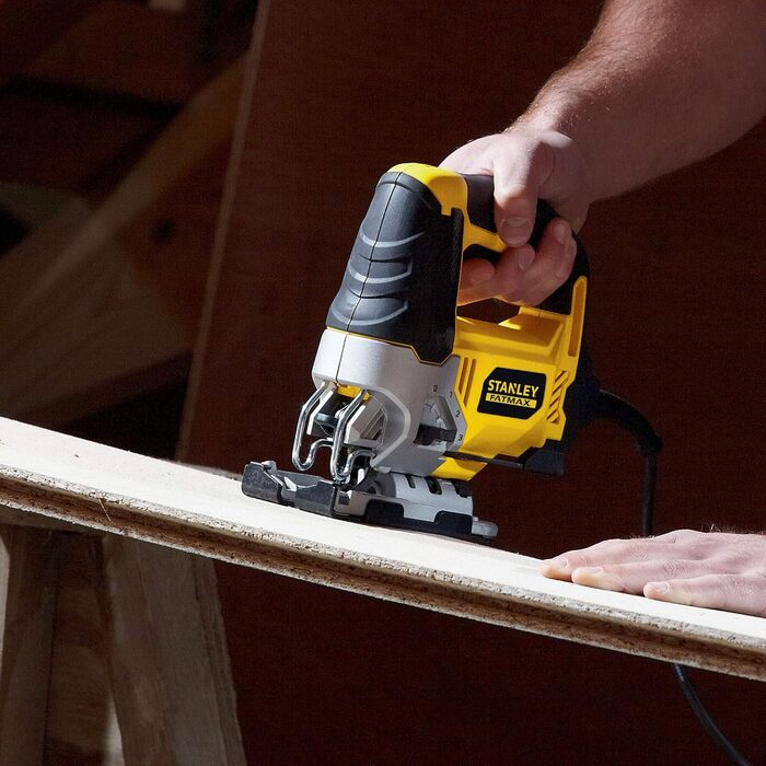 Маятниковий лобзик Stanley FatMax 710 Вт FME340KA (3-ступінчастий маятниковий хід, безінструментальний тримач пиляльних полотен U