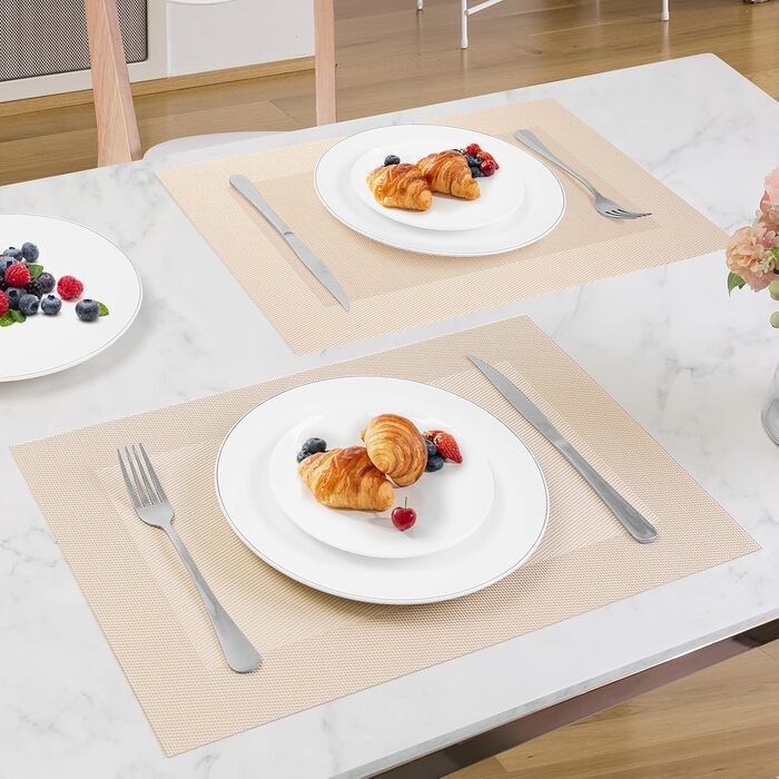 Ткані серветки Набір з 8 вінілових термостійких серветок, які можна мити 45 см * 30 см, бежевий Набір з 8 серветок бежевий