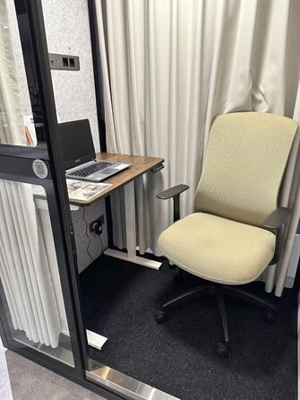 Стіл з регульованою висотою Електричний стіл з можливістю сидіти/стояти, ергономічний та регульований, ідеально підходить для домашнього офісу та робочого місця З пам&39яттю положення Висота 73118 см