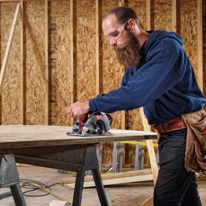 Акумуляторна портативна дискова пила Milwaukee M18 CCS55-0 FUEL(TM) 18V SOLO