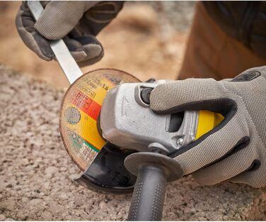 Кутова шліфувальна машина Stanley FatMax FMEG225VS (1100 Вт, діаметр диска 125 мм, з додатковою ручкою, плавний пуск, для всіх ста