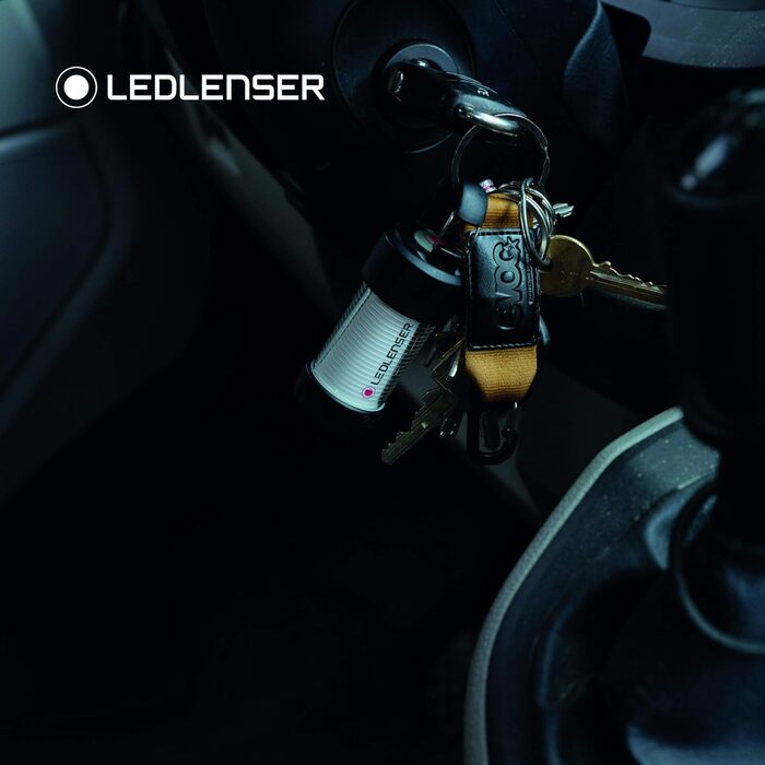 Ліхтар Ledlenser ML4, вуличний, кемпінговий, 300 люмен, час горіння 45 годин, перезаряджається, включно з акумулятором і магнітним кабелем для зарядки