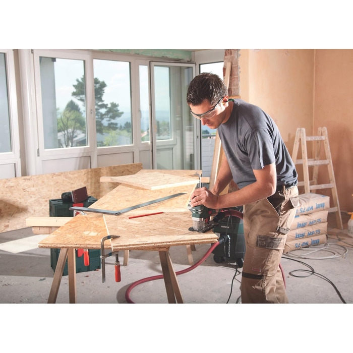 Лобзик Metabo STE 140 Plus (601403500) пластиковий корпус, номінальна вхідна потужність 750 Вт, вихідна потужність 420 Вт, глибина