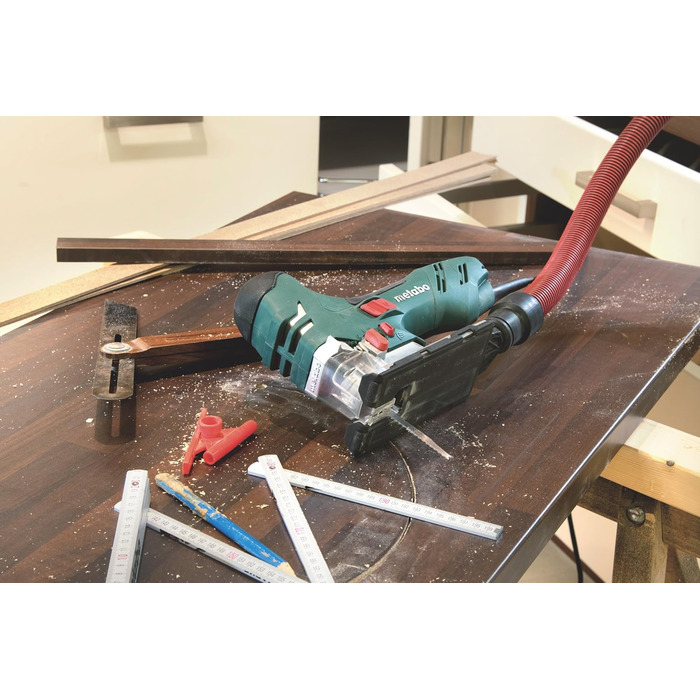 Лобзик Metabo STE 140 Plus (601403500) пластиковий корпус, номінальна вхідна потужність 750 Вт, вихідна потужність 420 Вт, глибина