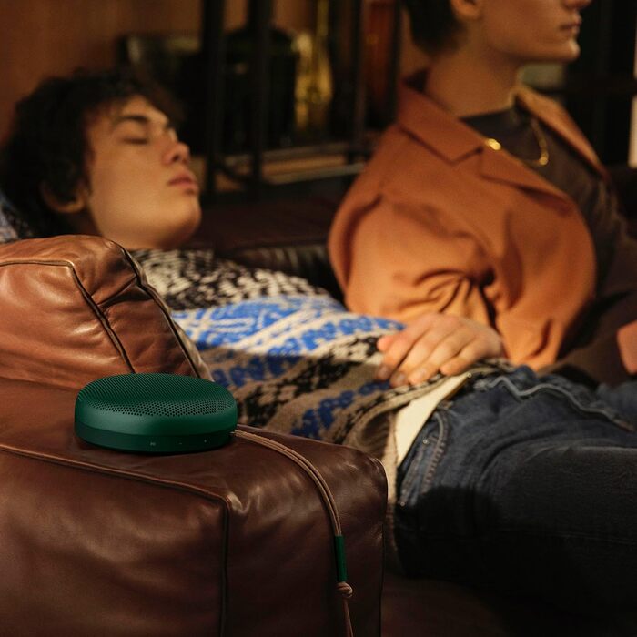 Бездротова портативна водонепроникна Bluetooth-колонка IP67 зі звуком на 360 градусів, голосовим помічником Alexa та спікерфоном,