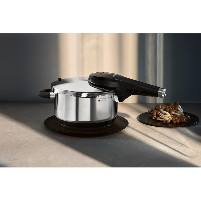 Скороварка WMF Perfect Premium One Pot 6,5 л, 22 см, сталь Cromargan, для індукційних плит, 2 рівні приготування, з універсальним регулятором