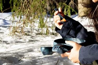 Класична миска Kupilka з ручкою, ідеально підходить для використання на свіжому повітрі та кемпінгу, розроблена та виготовлена у Фінляндії, придатна для миття в посудомийній машині, легка та міцна, екологічна, безпечніша та зручніша