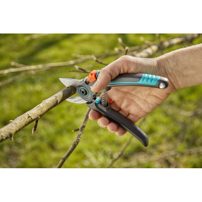 Садові ножиці Gardena ExpertCut Прецизійні ножиці для дерев, обхідний обріз гілок/гілок/фруктових дерев, максимальний діаметр різання 22 мм, 2-рівневе відкриття ручки (12203-20) Одинарні