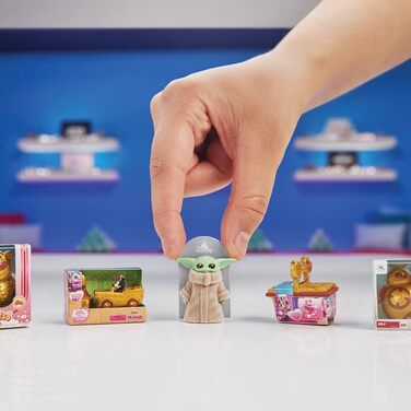 Колекційна іграшка Mini Brands Disney Store Series 2 "Таємнича капсула" - комбінований набір (колекціонерний футляр та 3 капсули), поштова скринька