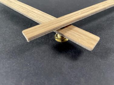 Настінний годинник FLEXISTYLE ECO, великий, квадратний, під дерево, безшумний, для вітальні та спальні, Made in EU (чорний, 60 см)