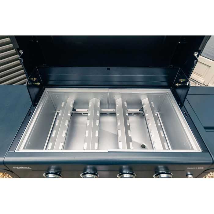 Газовий гриль Campingaz 4 Series Select L Grillset з додатковою решіткою, чохлом та набором аксесуарів, 4 сталеві пальники, термометр на кришці, система InstaClean, потужність 12 кВт