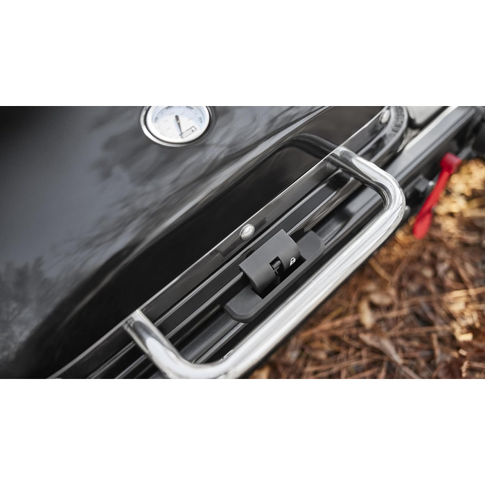 Компактний газовий гриль Weber Traveler з розкладним підставкою та колесами, модель 2026 року